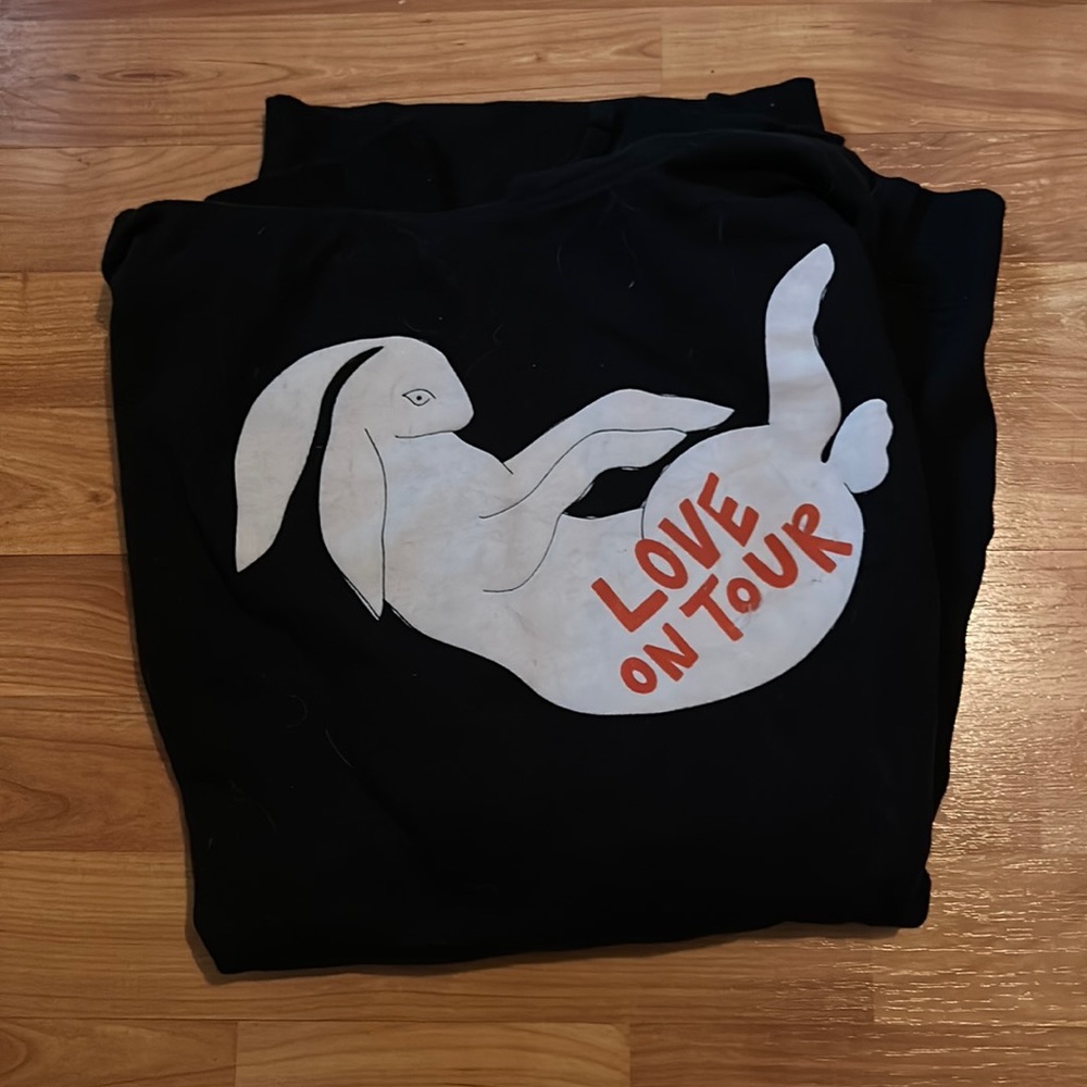 Black Harry styles love on tour hoodie